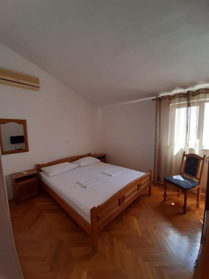 Apartments Ivanka Starigrad Paklenica Bagian luar foto