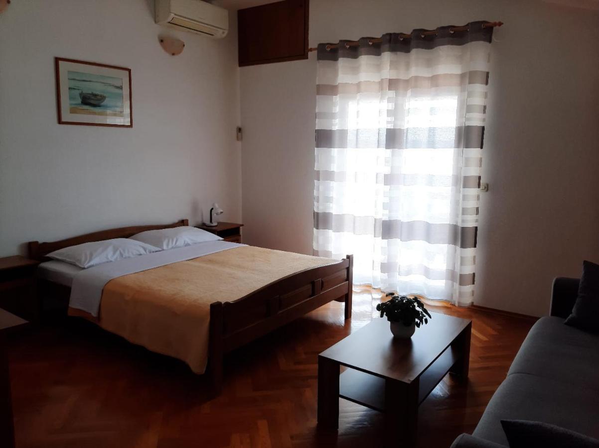 Apartments Ivanka Starigrad Paklenica Bagian luar foto