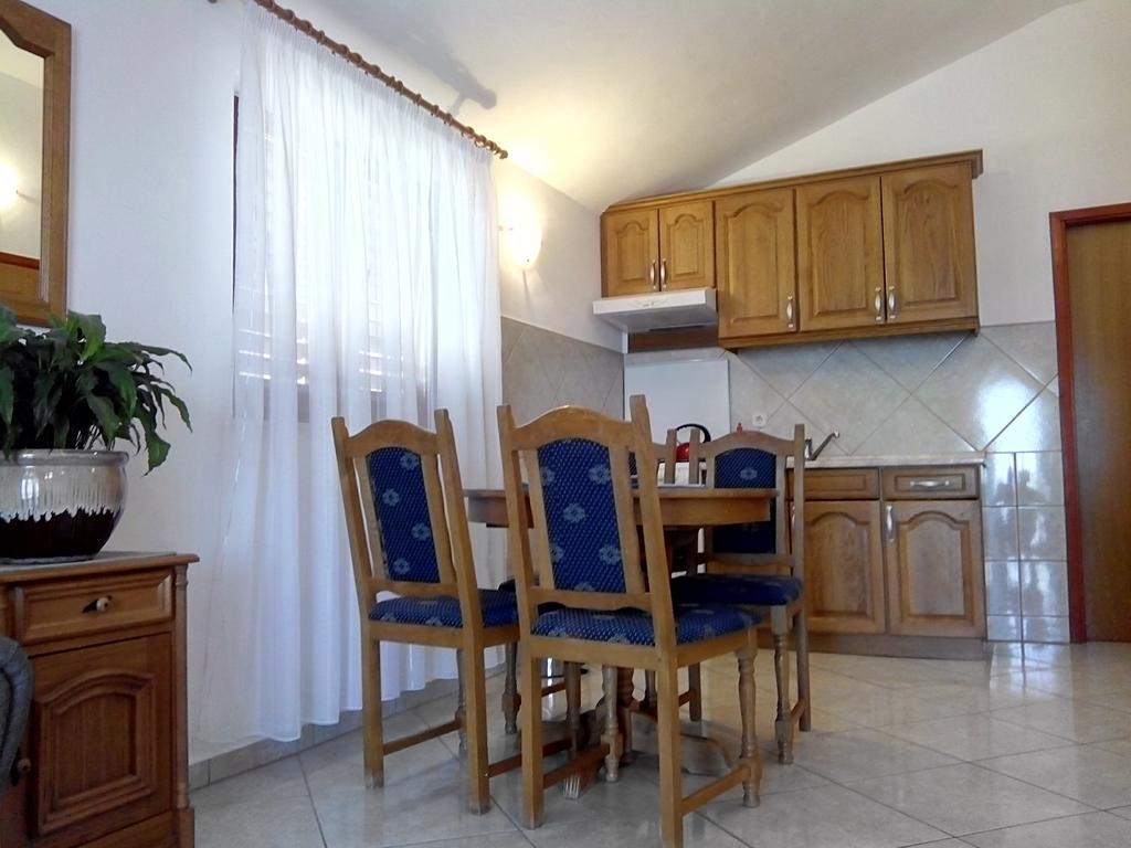 Apartments Ivanka Starigrad Paklenica Ruang foto