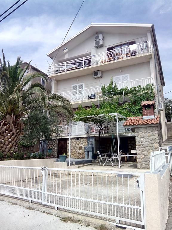 Apartments Ivanka Starigrad Paklenica Bagian luar foto